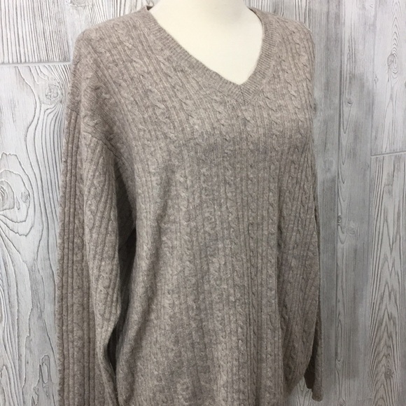 Banana Republic Vneck Sweater Tan Large (discount for damage) - Picture 4 of 11